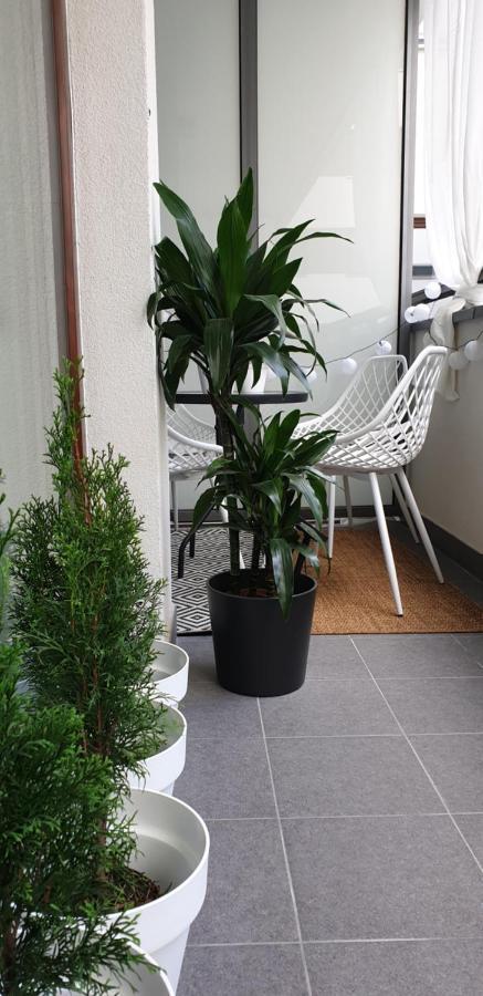 Bit Eccentric With The Balcony Apartment Варшава Екстериор снимка
